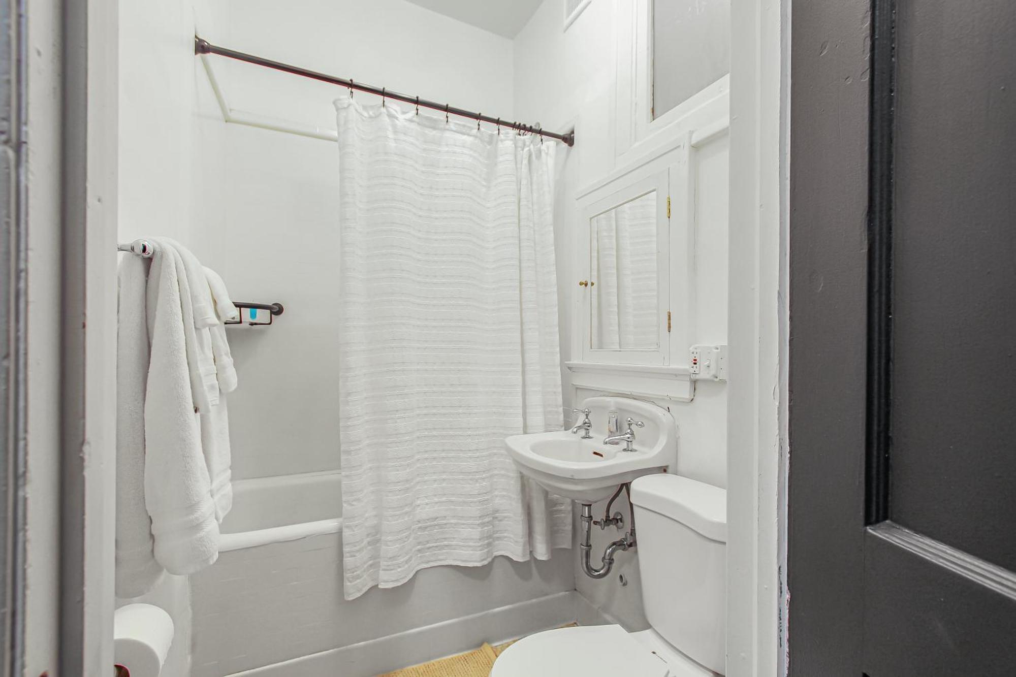 توليدو Library Square Suites المظهر الخارجي الصورة